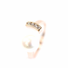 Load image into Gallery viewer, Pearl &amp; Cubic Zirconia Ring
