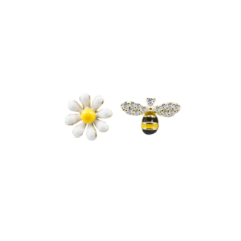 These 925 sterling silver bee and daisy studs are so cute and trendy. Perfect and fun to wear with any outfit!  Hypoallergenic, lead and nickel free  Flower: 7mm; Bee: 6mmx9mm