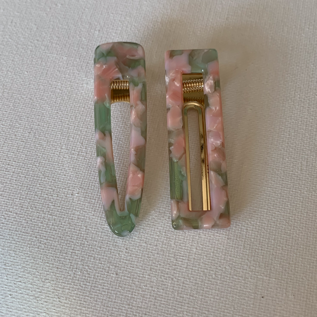 Style your hair with these beautiful duo clips. It is the perfect accessory to any outfit! Both clips are green & light pink colour. Can be worn each as a single clip or together. You can also mix and match with another favourite clip of yours!  Two pieces